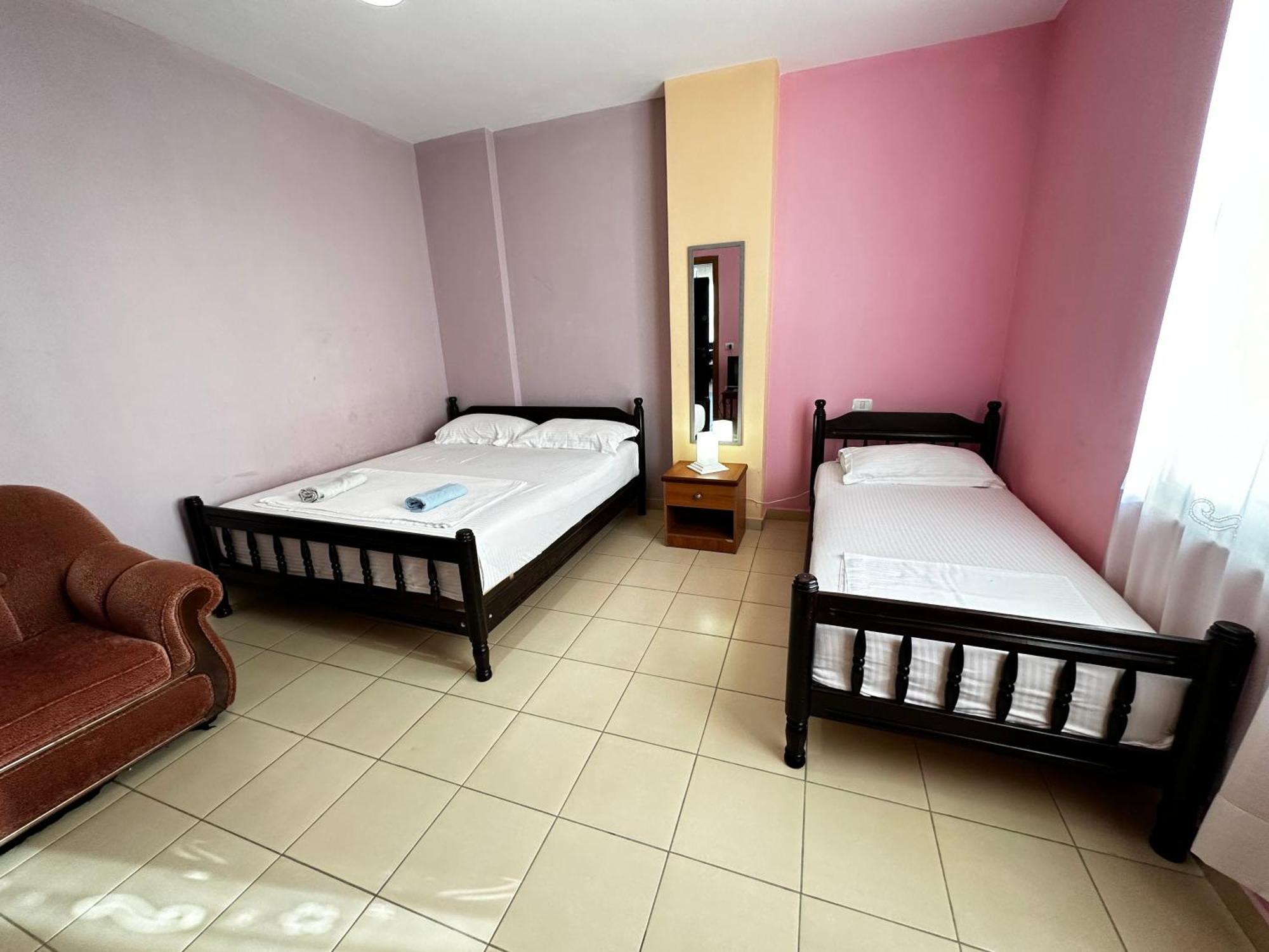 Romance Holiday Garden Inn Durrës Exteriér fotografie