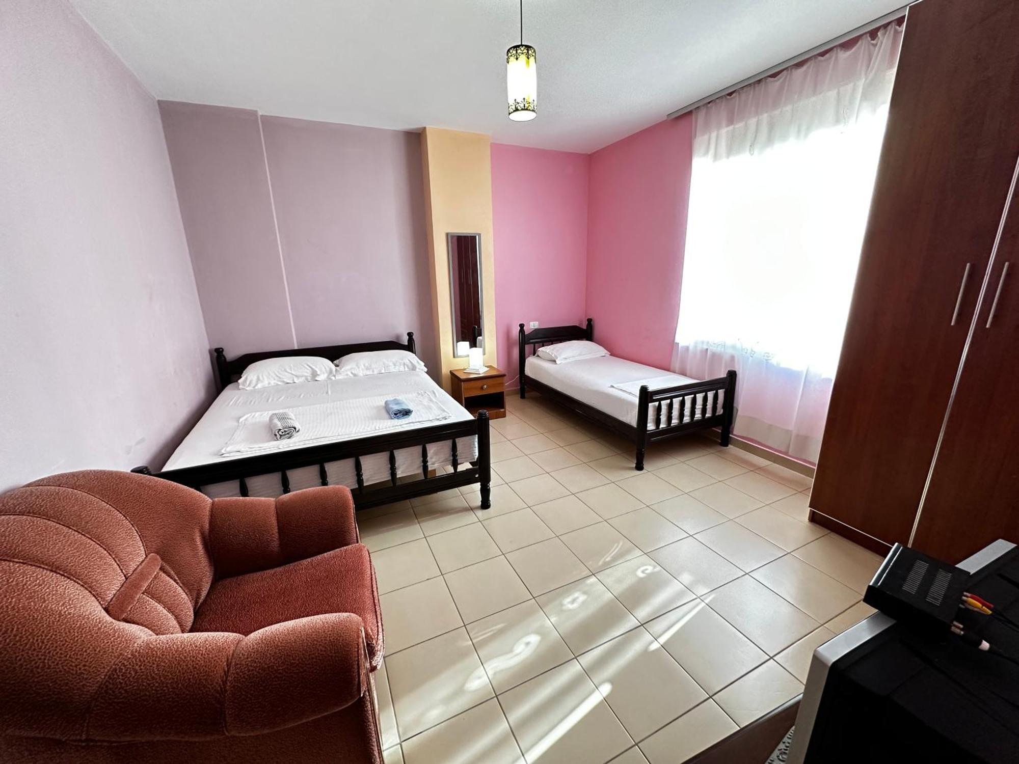 Romance Holiday Garden Inn Durrës Exteriér fotografie