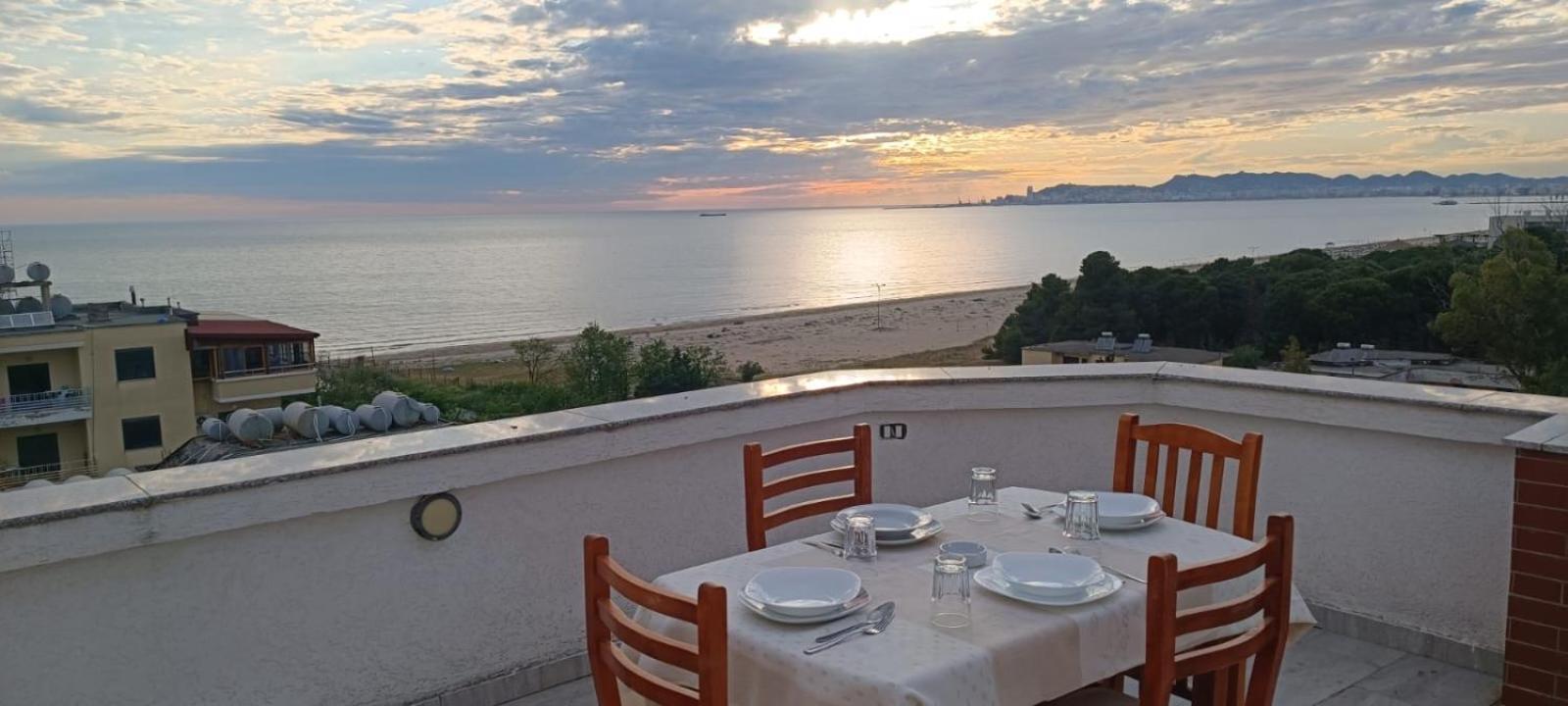 Romance Holiday Garden Inn Durrës Exteriér fotografie